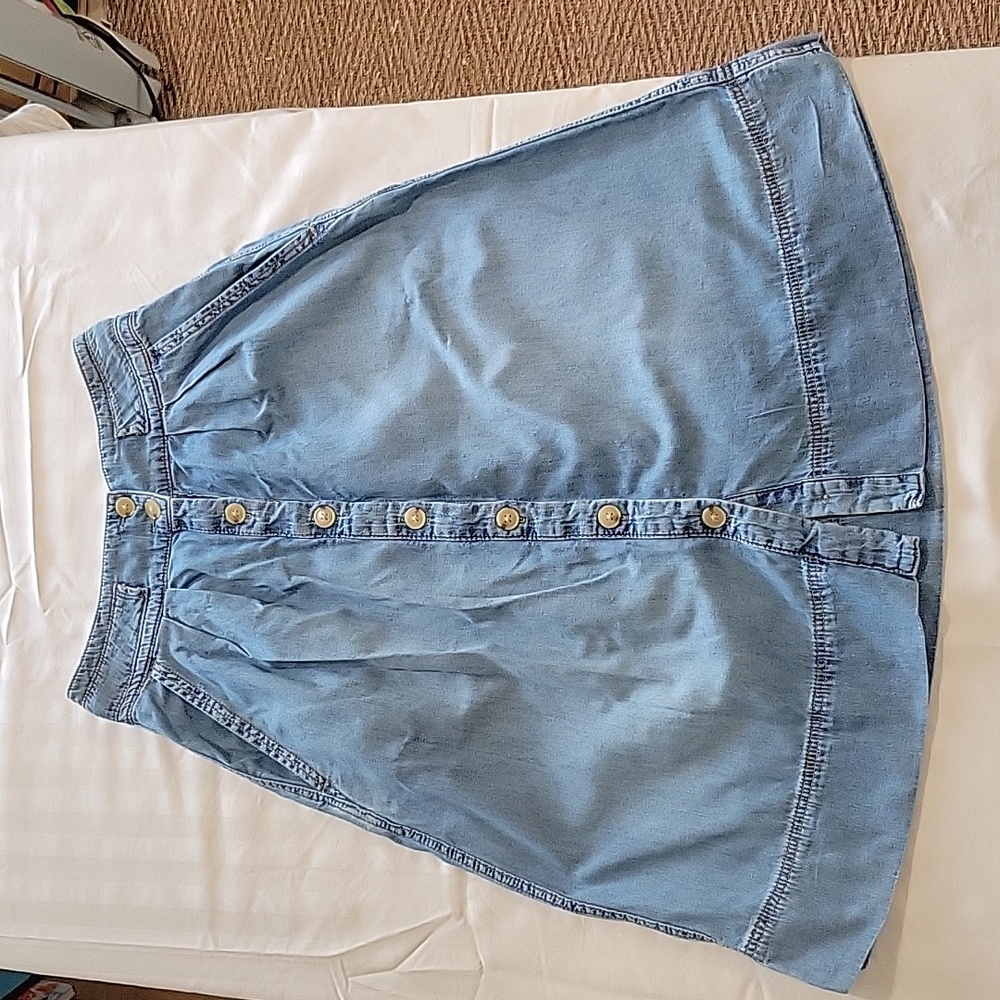 GAP DENIM skirt 💙  Size 6